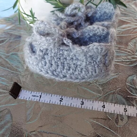 Handmade baby booties. - Picture 4 of 6